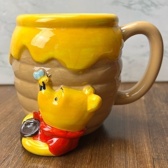 Disney Winnie The Pooh Honey Pot Mug Coffee Cup Large Hunny Bee (23 oz) NEW - Picture 1 of 7